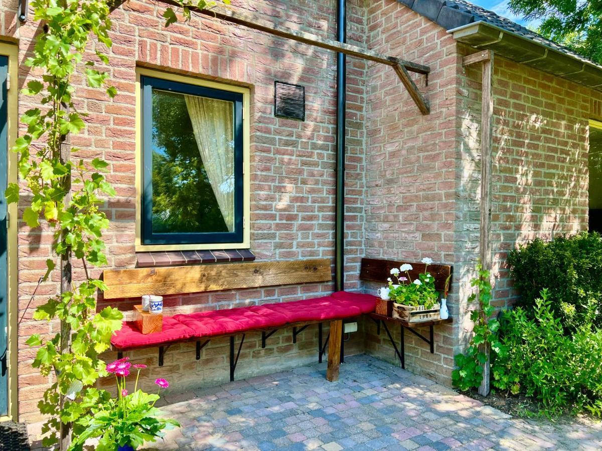 Supergezellig Vakantiehuis Met Hele Grote Tuin Bij Nijmegen Ewijk Exterior photo