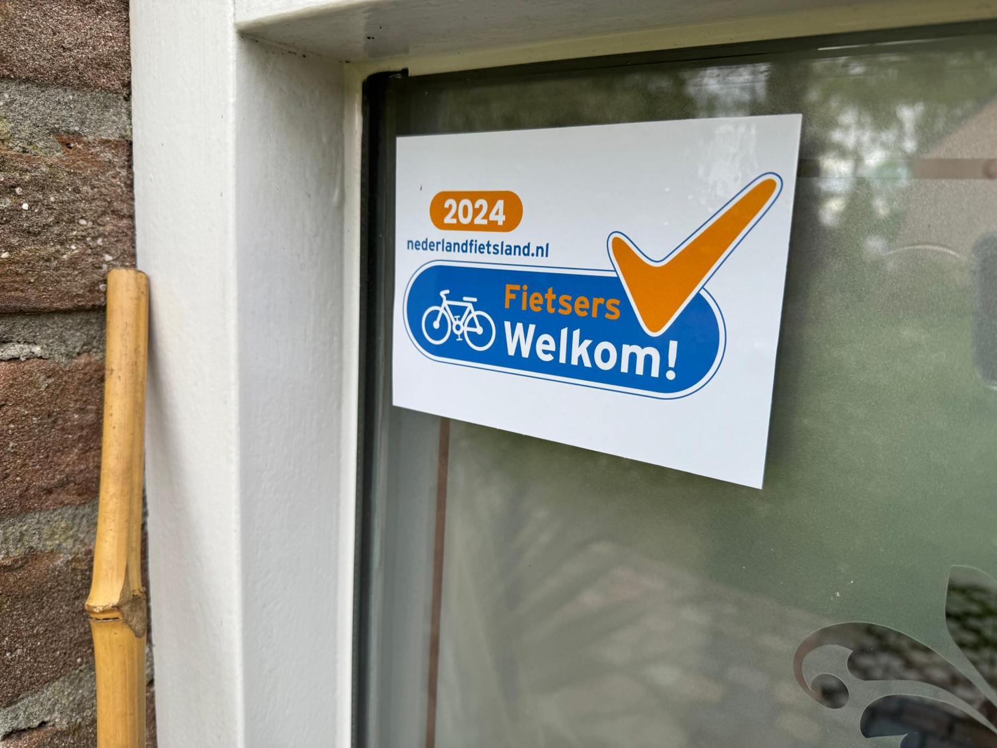 Supergezellig Vakantiehuis Met Hele Grote Tuin Bij Nijmegen Ewijk Exterior photo