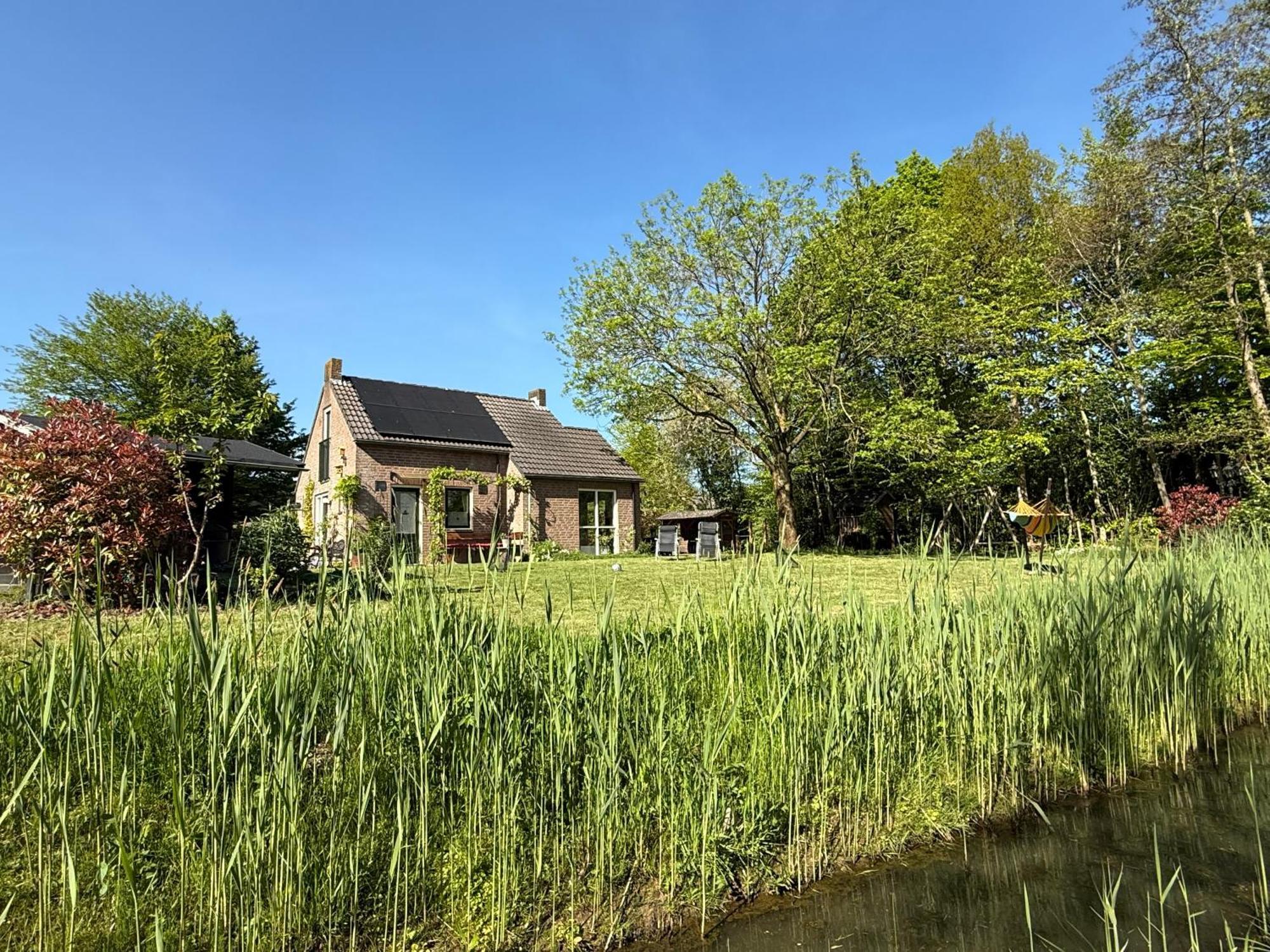 Supergezellig Vakantiehuis Met Hele Grote Tuin Bij Nijmegen Ewijk Exterior photo